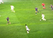 LOL决赛-惊心动魄，足球场上燃烧的激情