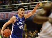 英雄联盟总决赛-热血飞扬！球队夺冠期待更上一层楼