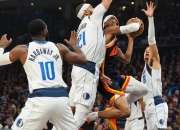 英雄联盟总决赛-广州队轻取新疆队，东契奇带队取胜