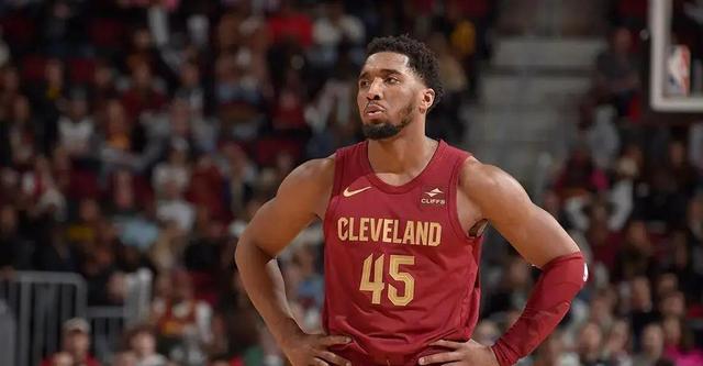 福建队完胜广州队，米切尔扛起全队