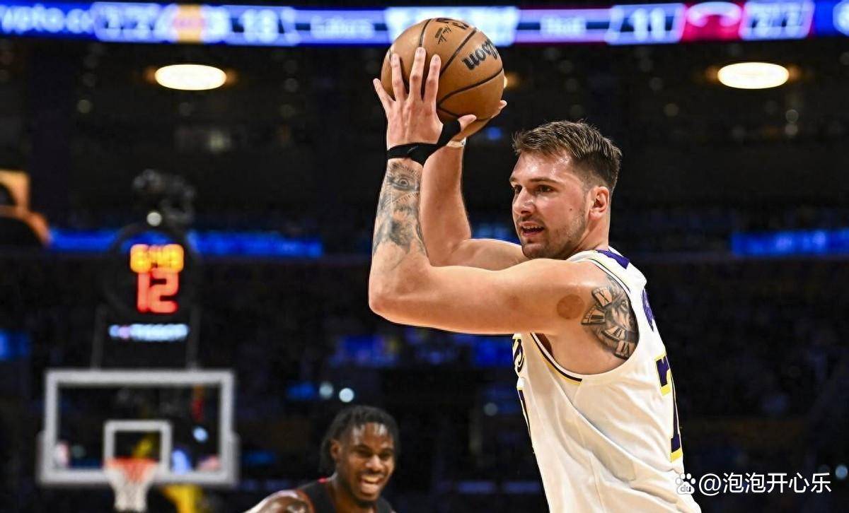 广州队轻取新疆队，东契奇带队取胜