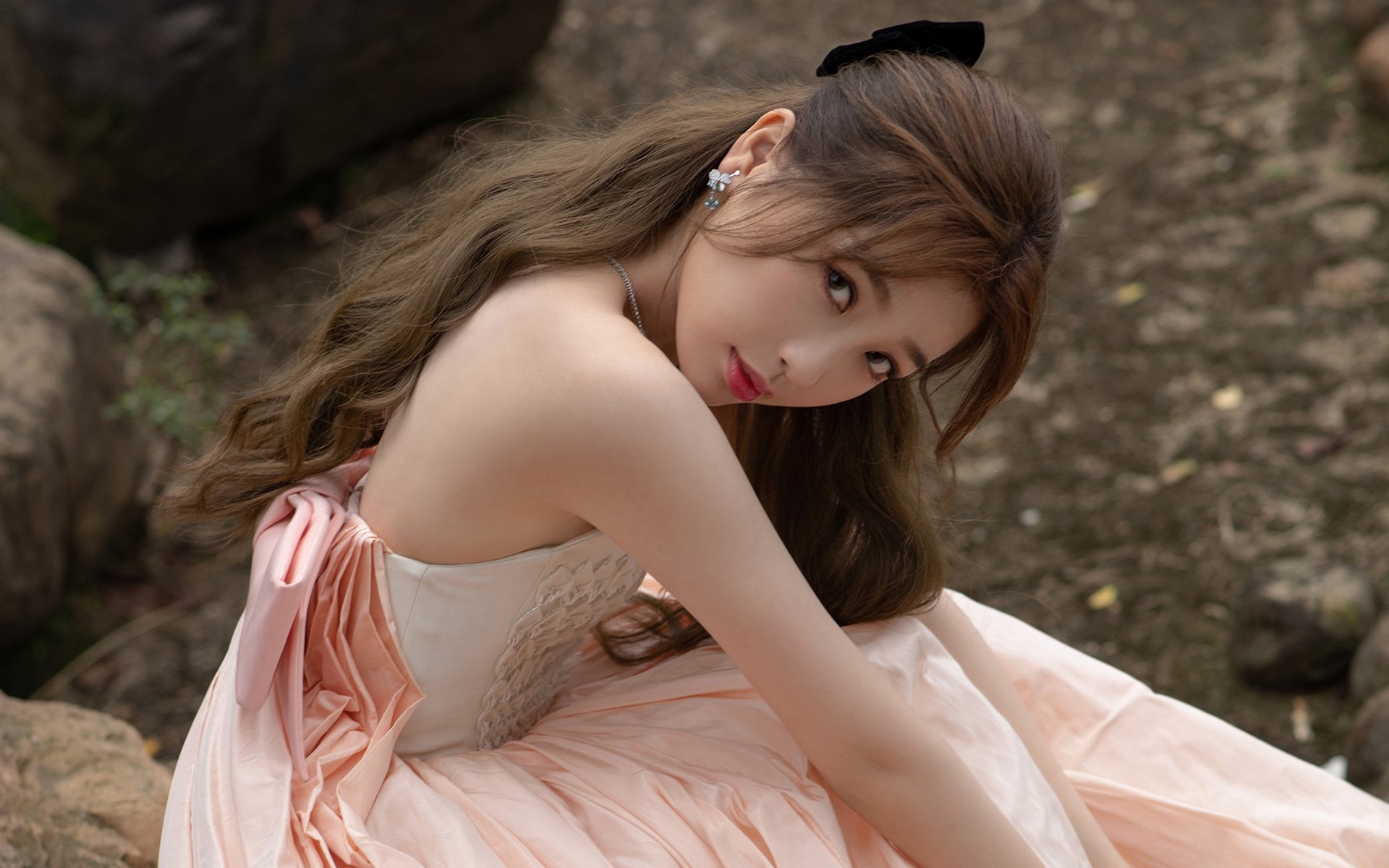 引擎咆哮与篮球入网，F1新赛季燃启，深圳烈豹粉碎太阳的双线战歌