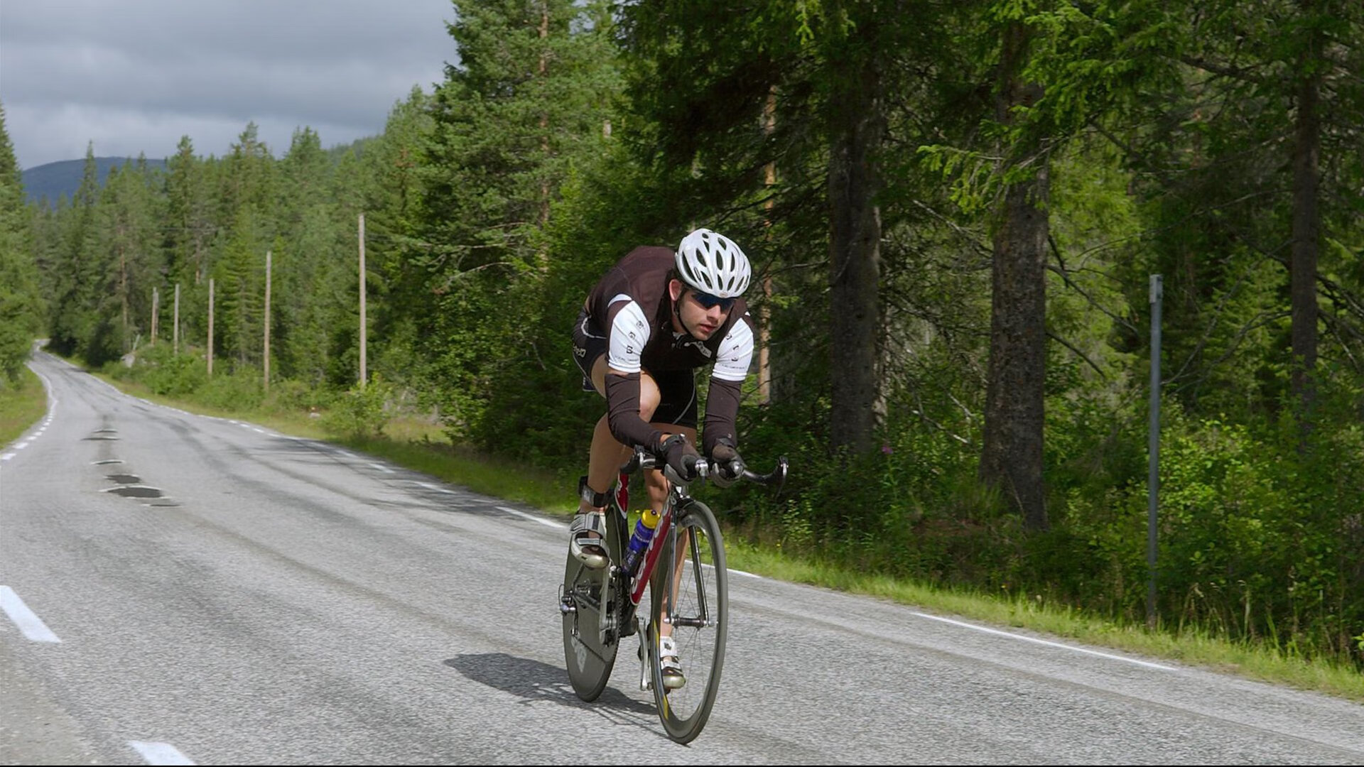 当梅西传球穿越篮球场，东决关键战之夜的跨界节奏大师