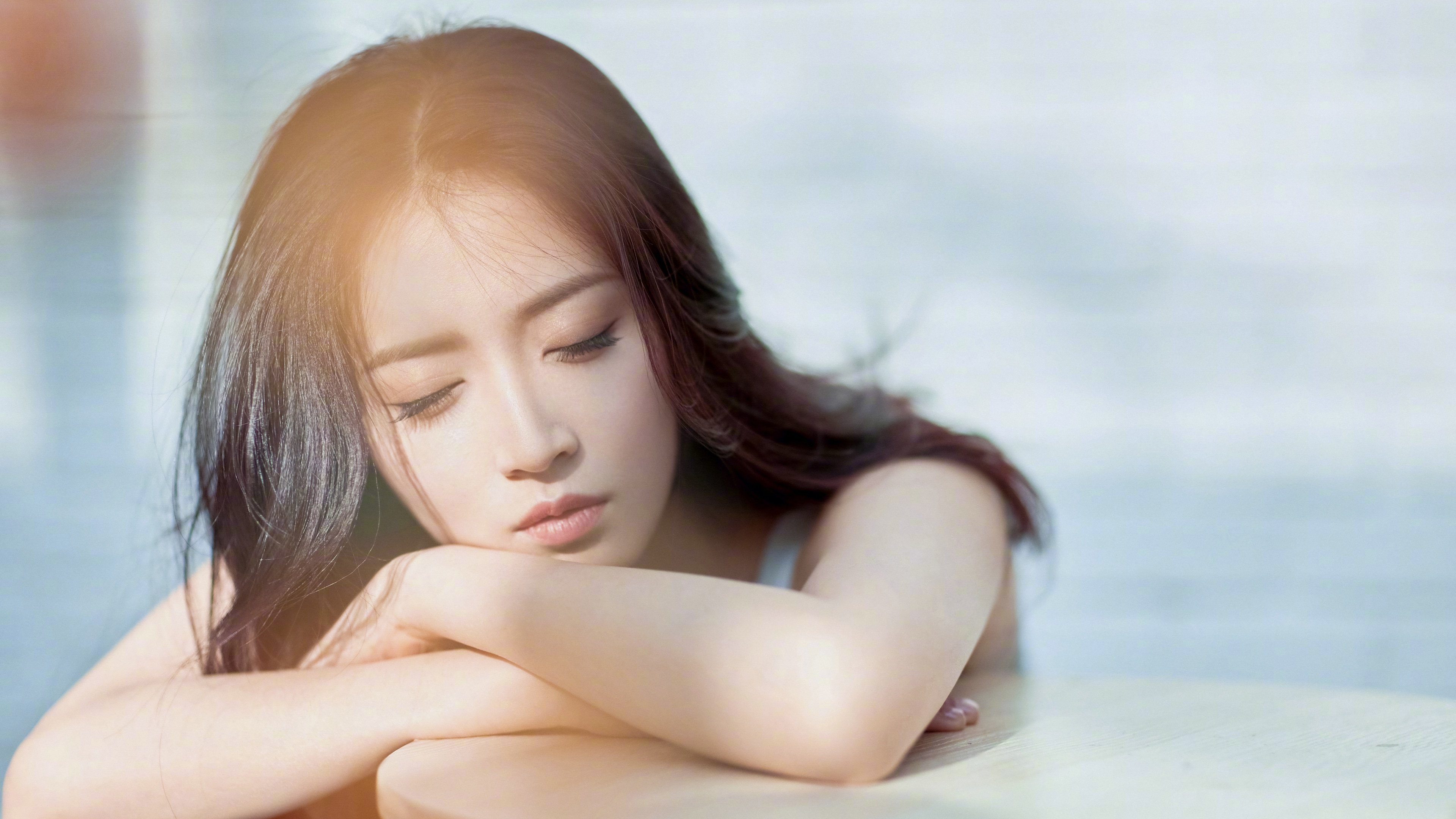 静默征服者，在柏林夜空下，奥纳纳以非典型英雄的方式加冕