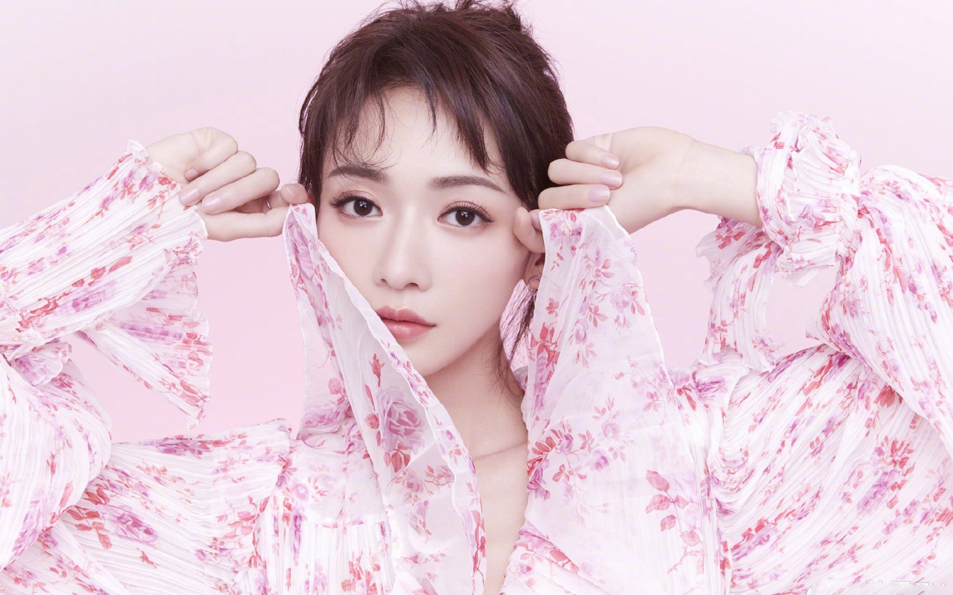 唯一的剧本,当勒沃库森用团队横扫豪门,凯恩用一脚远射救赎自我