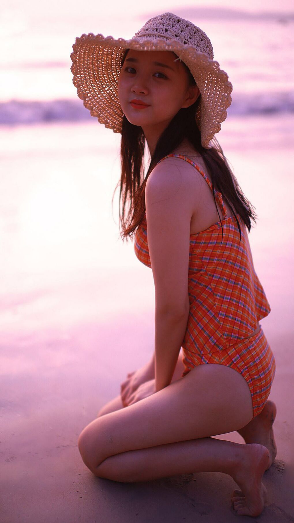 岔路口，当里昂的洪流淹没荷兰，三笘薰在德比舞台点燃圣火