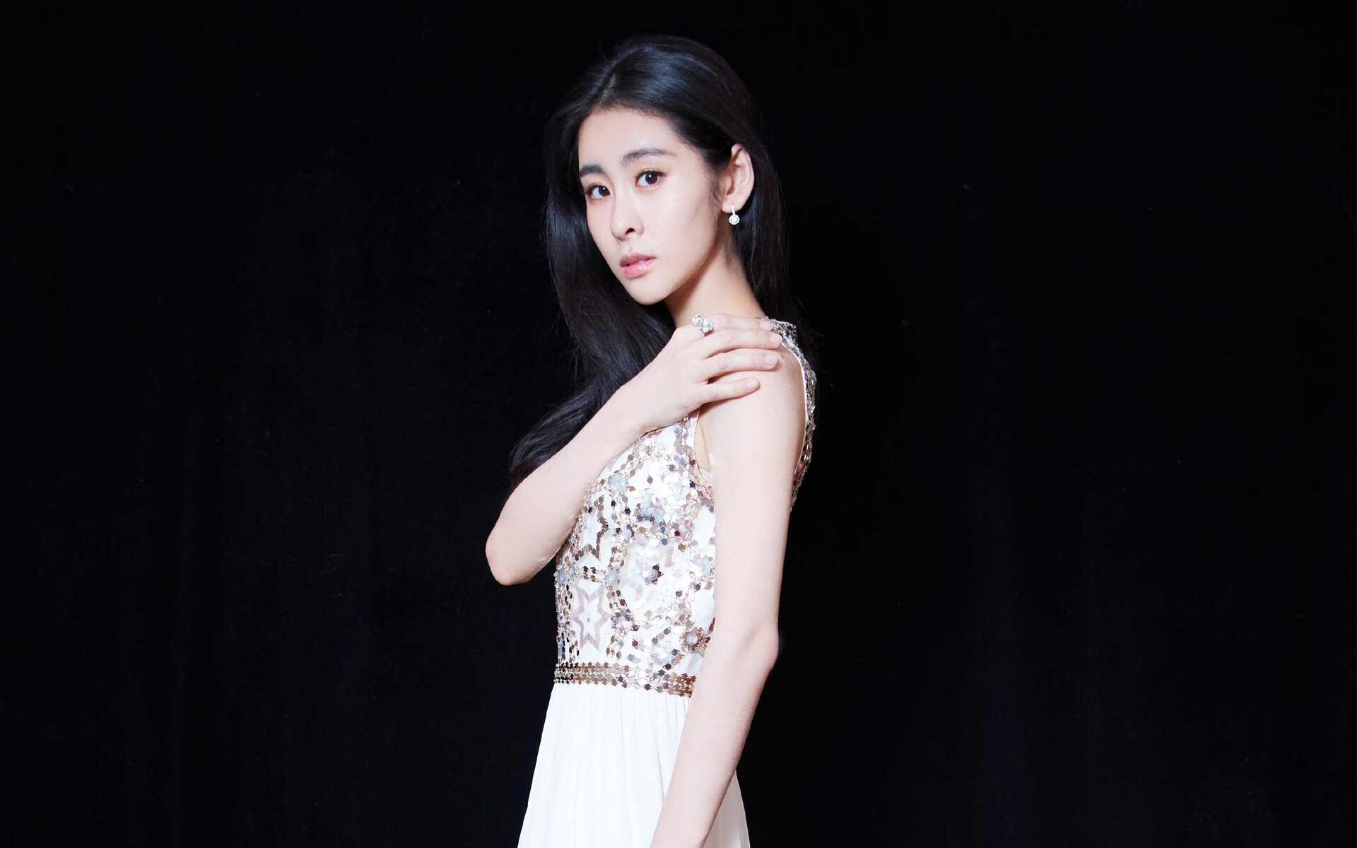 双雄同辉，路径殊途，哈登神迹与湖人铁壁的同夜对映