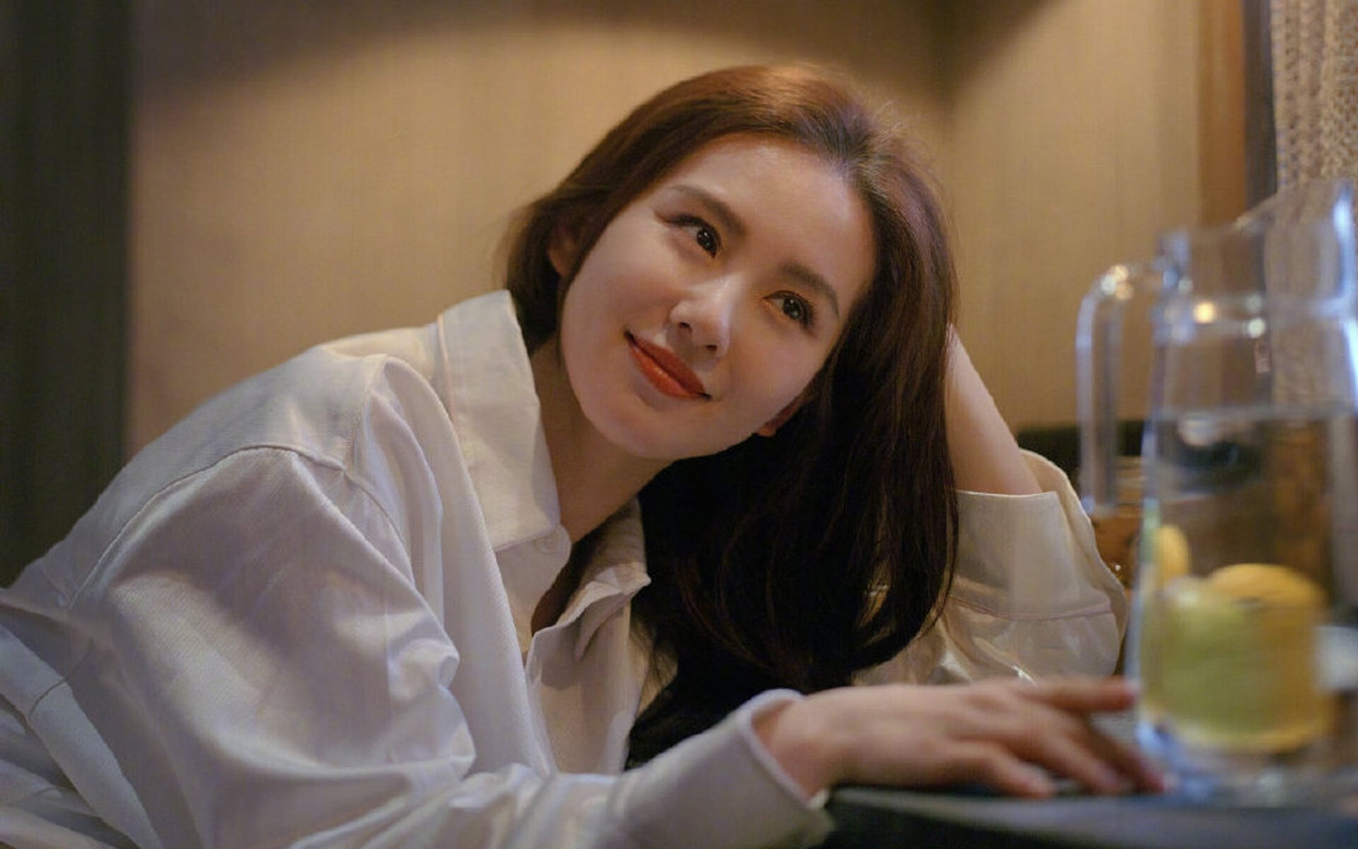 王权没有旁落，只是静静等候它的主人