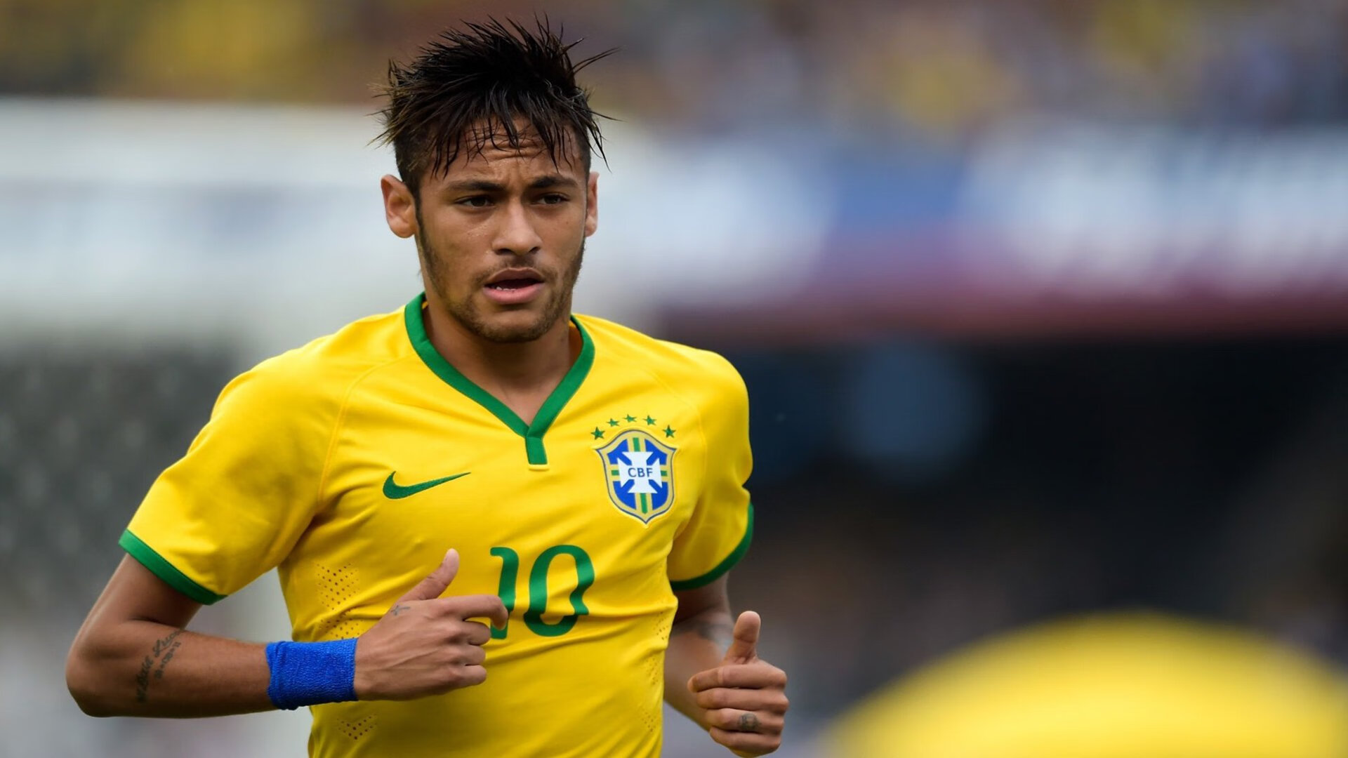 姆巴佩如疾风撕裂防线，波兰用剑尖改写命运，当坚韧被一秒击穿