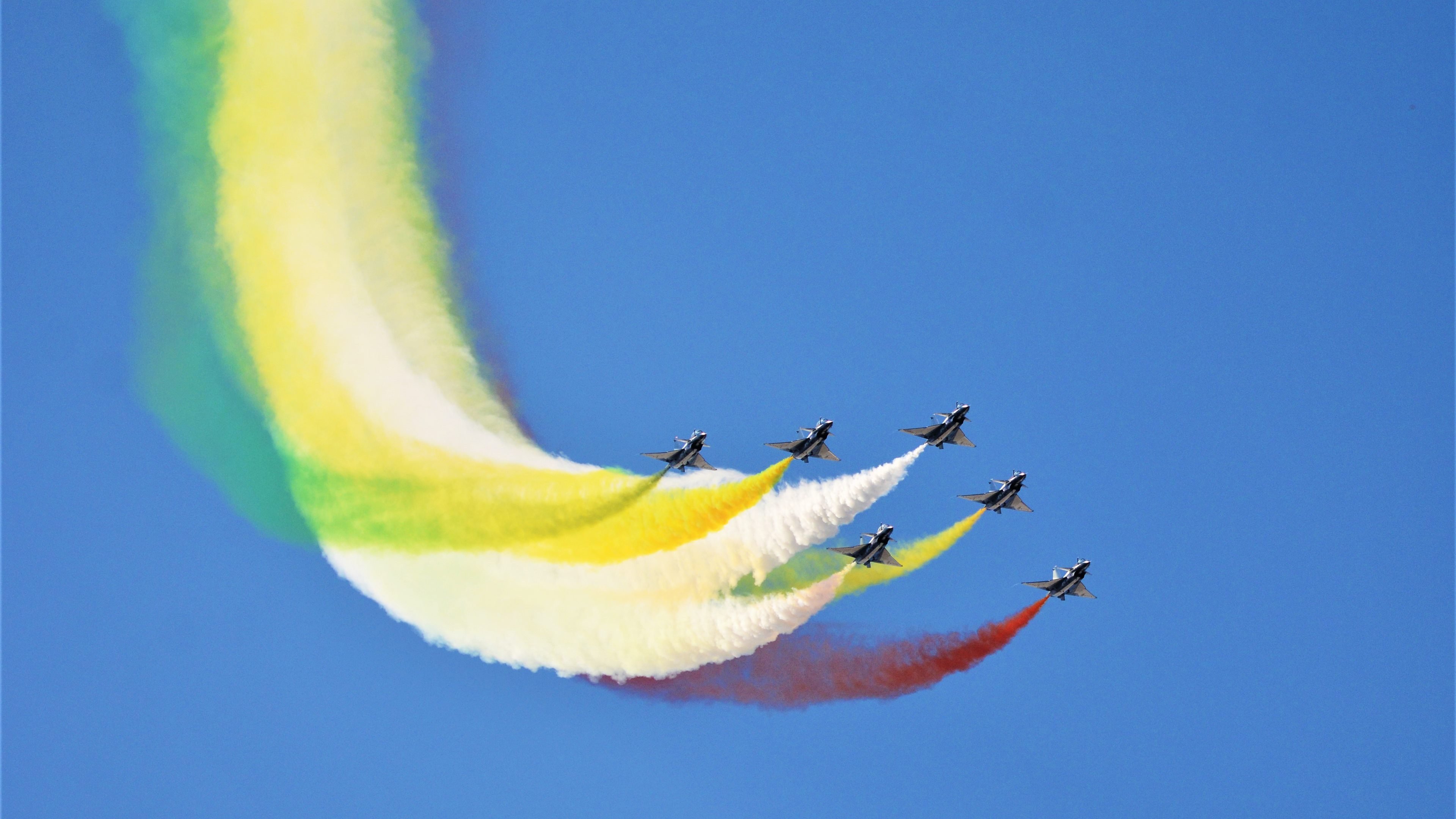 南美奇迹！戈麦斯三球弑神，玻利维亚终结西班牙王朝