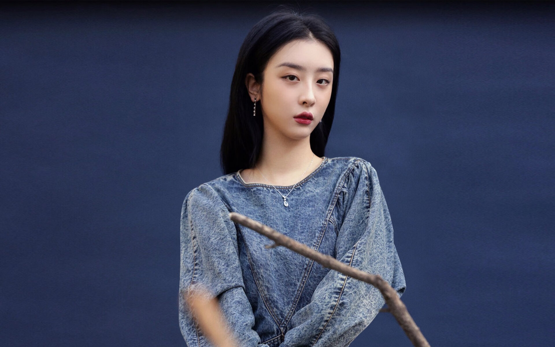 1.悬念深埋的南美猎手,当秘鲁的丛林法则困住意大利的文艺复兴,德容在阴影中执掌一切